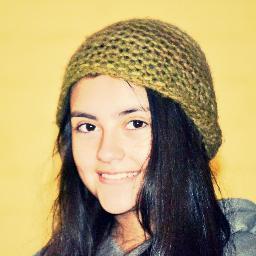 Feline small, 15 años, colegiala de Valparaíso, Obsesionada y adicta para mis cosas. Enamorada de Rene Perez Joglar, de los masticables y la natación.
