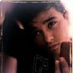Sou bem legal,,gosto muito de musica,toco guitarra,saxofone,teclado ,contra-baixo,