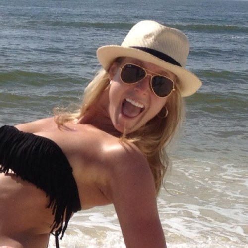 MMpittman's profile picture. I always tell the girls,never take it seriously,if you never take it seriously,you never get hurt, and if you never get hurt,you always have fun.
-Almost Famous