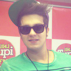 Enquanto houver sonho, existirá possibilidade. TE AMO @luansantana               ♥     (Since:04/04/11)