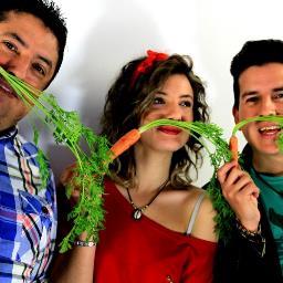 Rocío García,Jesús Torres y Oscar Gómez aliñan con el mejor humor tus tardes de lunes a viernes de 15:00 a 17:00h a través de http://t.co/d8q0dm5J 103.7FM