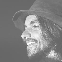 O teu sorriso me ilumina @BandaArmandinho.Oficializado dia 21/12/12.
                         Dona do ofc: @Gabrielalima_s