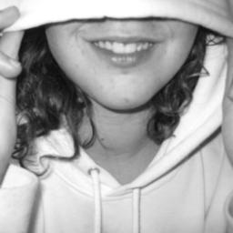 Rap XXL. Asturiana hardcore. Ni me llamo Ralph, ni soy un unicornio retrasado, ni fumo la distancia, pero tu madre es puta. Ux'.