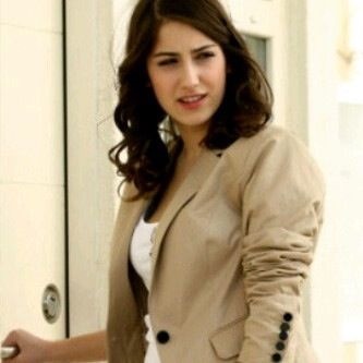 انسانه هادئهـ .. حساسه... اطمح الي الوصول الي الافضل في كل شي^_~