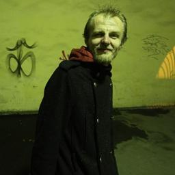 butsenkos_coat's profile picture. Пальто Буценко, хули тут говорить. Не люблю дождь, жвачку и волосатиков. Думаю о нём.