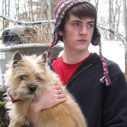 IanTucker17's profile picture. every person's a slim shady lurking