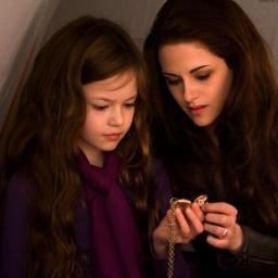 Loving, caring mother and wife. Love my husband @EdwardCullenC0 and my sweet daughter @BadassRenesmee [Rp/Taken]