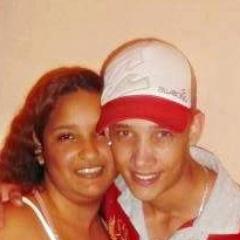 Quem se descreve se limitaa...