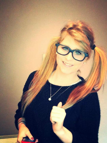 Alix_pearce15's profile picture. My girls n boys :*