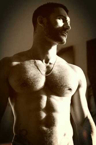 Hurricane0013's profile picture. 