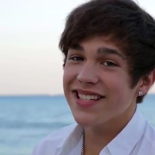 @AustinMahone  #YEE #MAHOMIE #CREWLOVE