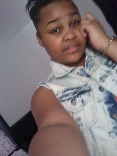 Ima Thug show me Love !!!!	Ayee