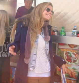 piadelneri's profile picture. Politóloga. Messi, Vélez y todo el año es carnaval. @LaGeneracionArg ✊