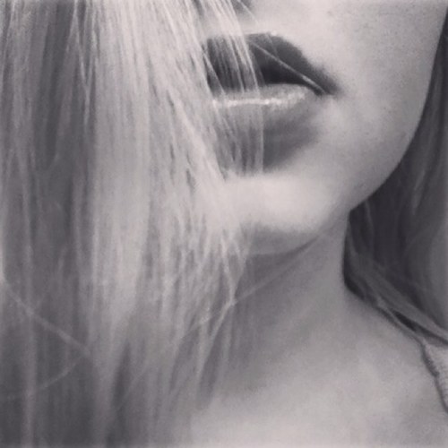 Put on some lipstick Pour yourself a drink And pull yourself together