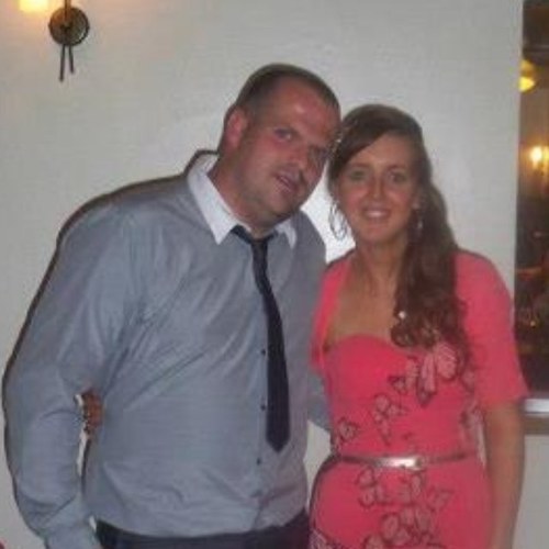 NikkiEllen27's profile picture. 