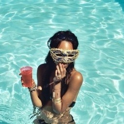 Aquarius ♒ 
Jamaican/American ☮
Blessed ✞
