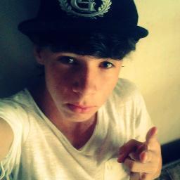 14 Anos , Feliz , Humilde , Batalhador , Ousado , Alegre e Filho de #Deus.. Jogador do #ABCFC '    #Dos3  Deus3.  http://t.co/D89D8zxkCW