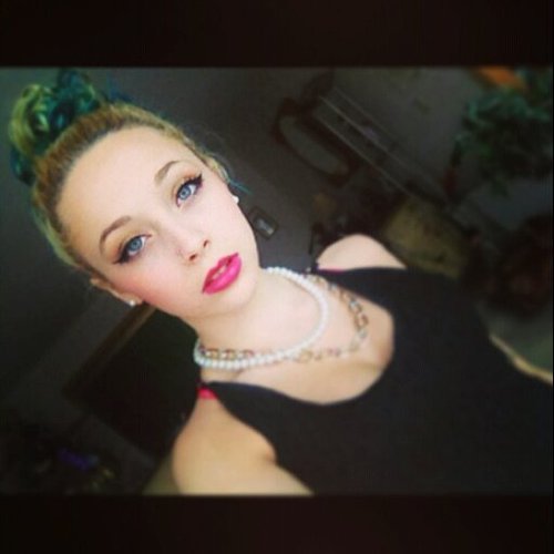 Im weird, Get over it... “I am a diamond, and diamonds don’t crack, they cut” Newest member of lgz