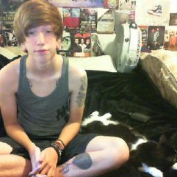 invadercorey's profile picture. please stay, forever with me.