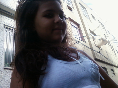 sou muito legal mais na hora de ser chata te bem sou mais na maioria do tenpo sou bem legal e feliz e isso