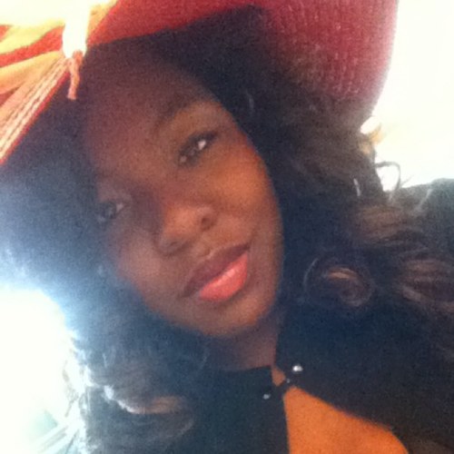 Heyy my name is Jaynell :) Follow me and ill follow back :)