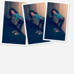 YaSnowflow192's profile picture. - bitch imm 215 wat u wish but lakendra smell lik fish 
1-1-13 mi nd mi man dnt hte cuz we still together