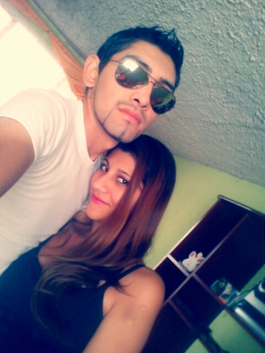Soy joven y linda. me gusta vivir a pleno,los bellos momentos q me dan dia a dia mis hijos! Me encanta q me hablen Siempre con la Verdad Te Amo@existens_14