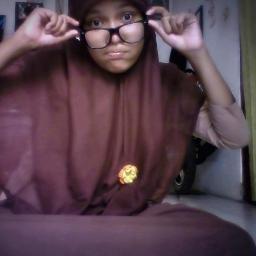 I'm singer bathroom.
Ini loh saya, twitter adalah diary saya.
Bekasi, 17-05-1995