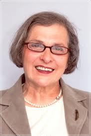 ik hou van lezen en breien. oma van 3 kleinkinderen. tevreden vrouw.