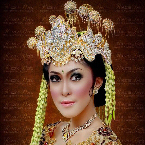 DerisWedding's profile picture. Looking for a good wedding planner just call us n we will help u ˆ⌣ˆ  phone : 022-6033524, 081320009326.   facebook: deris enterprize pin :27691FFB