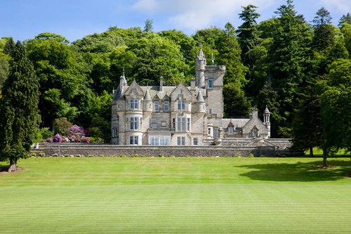 Kinnettles Castle is a beautiful boutique castle hotel near Forfar. Available for weddings, exclusive use, short hotel breaks and corporate events