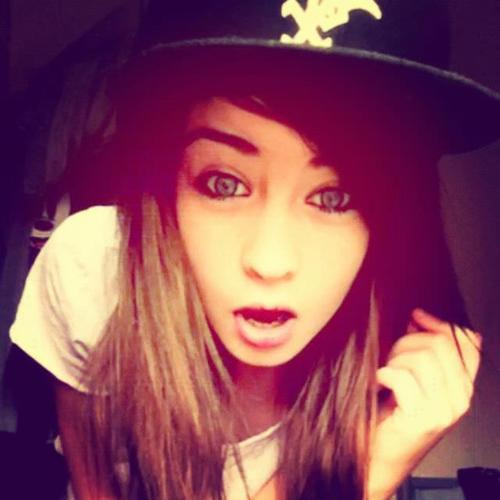 Haii! I'm Lauren.I have a sister;Lacie&a brother;Nick.♥I'm Tee&Johnnys cousin.♥
