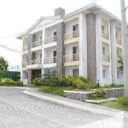 ReggyLegacy's profile picture. real state agent