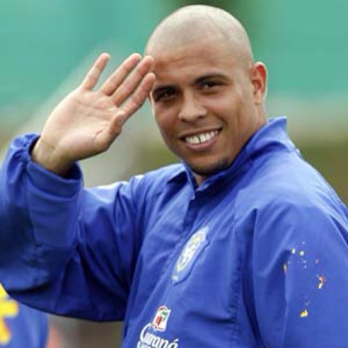 just tweet alot of hilarious football tweets.