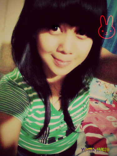 love starts with a smile, develops with a kiss and
ends
with a tear:)

SMK N 1 PANYABUNGAN|12 JUNI 1995|