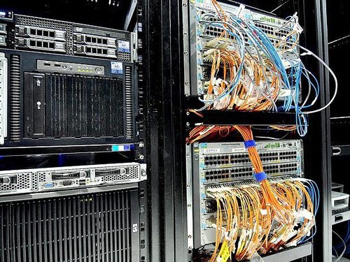 Amante de Computação, como redes de computadores e cabeamento estruturado. Analista de Sistemas em Redes de Computadores