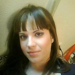 Chica soñadora y alegre , alumna de la facultad de Veterinaria de Leon