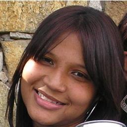 Sou uma menina mulher, sou casada tenho 3 filhos, meus amigos me achao engracada e companheira,e o mais importante sou apaixonada pelo  meu DEUS.