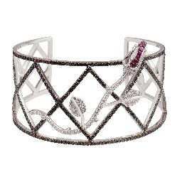 CMalakine's profile picture. Twitter officiel de la marque de bijoux de luxe : MALAKINE de la créatrice belge et russe Catherine Malvaux.