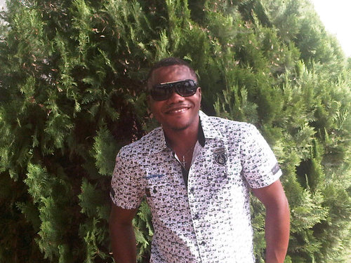 Am simple,very social n accommodating