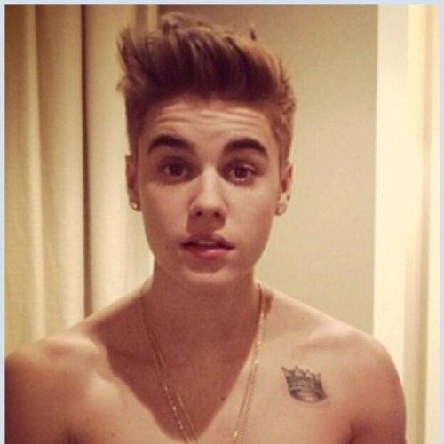Justin bieber is mt world!:) Justin bieber=perfection!!3