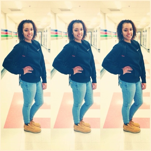 Excuse my broken smile  . 18 . C/o '13 . Only girl I fuck with is  @_itsshai that's my babyyyy :*