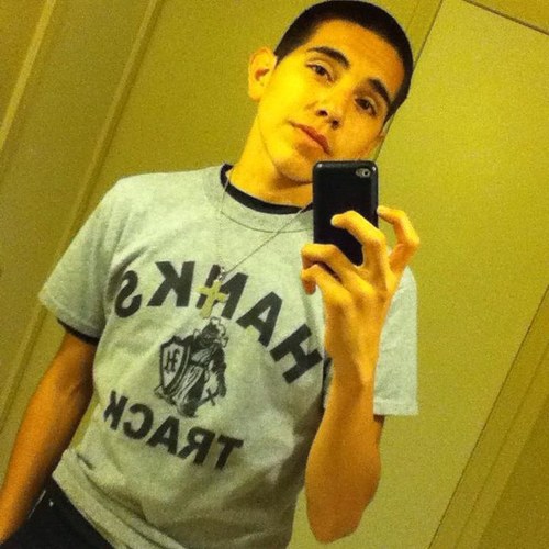 Foliow me i follow back!!(: