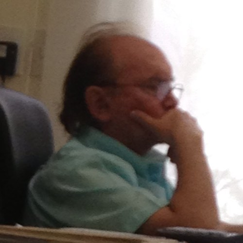 robertoemilio45's profile picture. Arquitecto egresado de la UNAM . consultor en  desarrollo Urbano y Vialidad