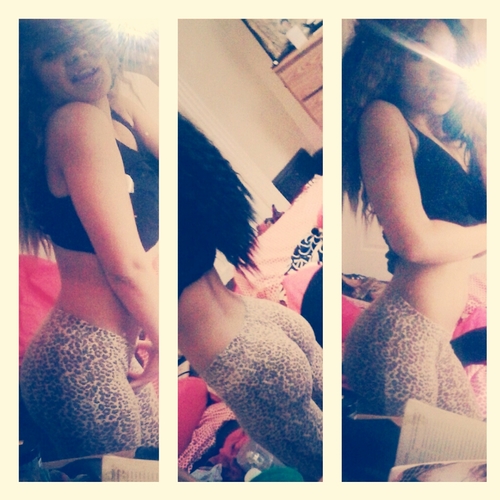 Im MIXED , Short , Cute Wit That A1 Booty Lol Im Cool Af And Funny And Oh Yeah My Name SHANICEE ! Follow Me Tho I Follow Back ;) 
IG:@im_somethin_nice