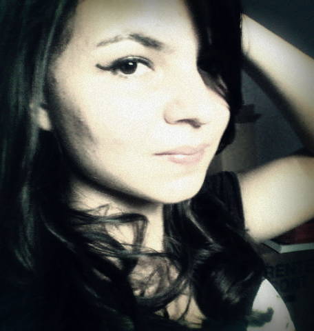 Amo Rock,sou estudante adoro ler! :)