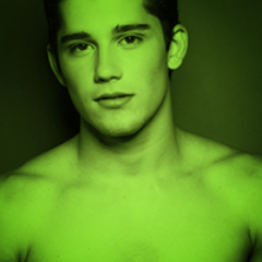 OtroPoserSuelto's profile picture. SkinnyJeans. Camisa de cuadros. PennySkateboarding. Iphone5.  Vans. Skate. Plaza España. Té. LoveMyGirl.