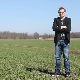 '89 | man van Annemiek, vader van Fien & Boaz | Volger van Jezus | Godsdienstdocent | Twente | Snaren & Toetsen | brouwt Scheepsrecht Bier