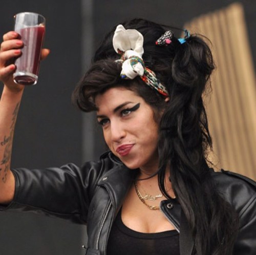 VodkaNtiaras's profile picture. 