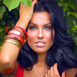 Tan Me Pittsburgh is an Upscale Airbrush Tanning Salon providing salon based airbrushes and mobile airbrush tanning. Call now to book at 412.406.7799